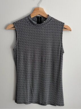 Reitmans Black & White Floral Geo Knit Top